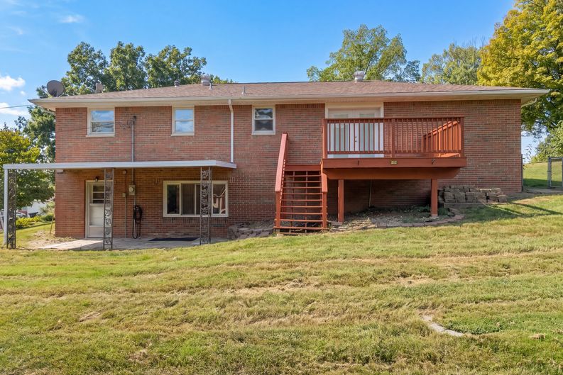 Photo 5 of 21 of 4917 Hill Dr, Godfrey, IL