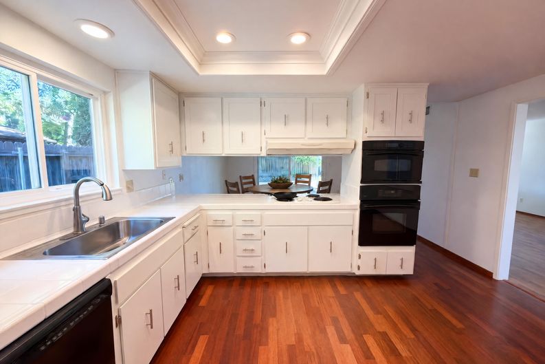 Photo 9 of 36 of 6800 Havenhurst Dr, Sacramento, CA