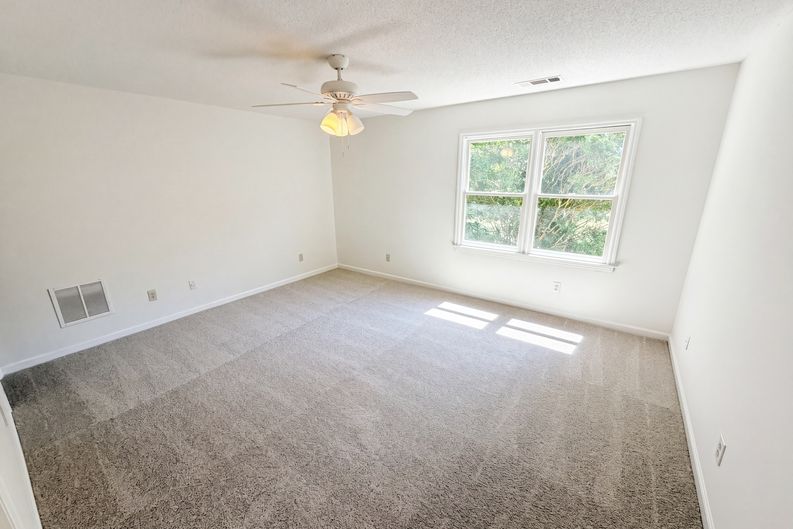 Photo 13 of 26 of 1150 Magnolia Way SE, Smyrna, GA