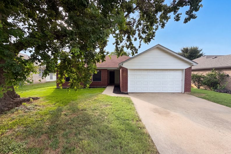 Photo 14 of 16 of 129 Meadowbrook Dr, Temple, TX