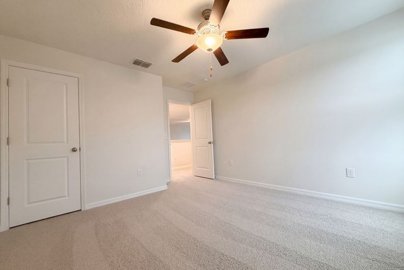 Photo 31 of 42 of 11849 Blackeyed Susan Dr, Riverview, FL