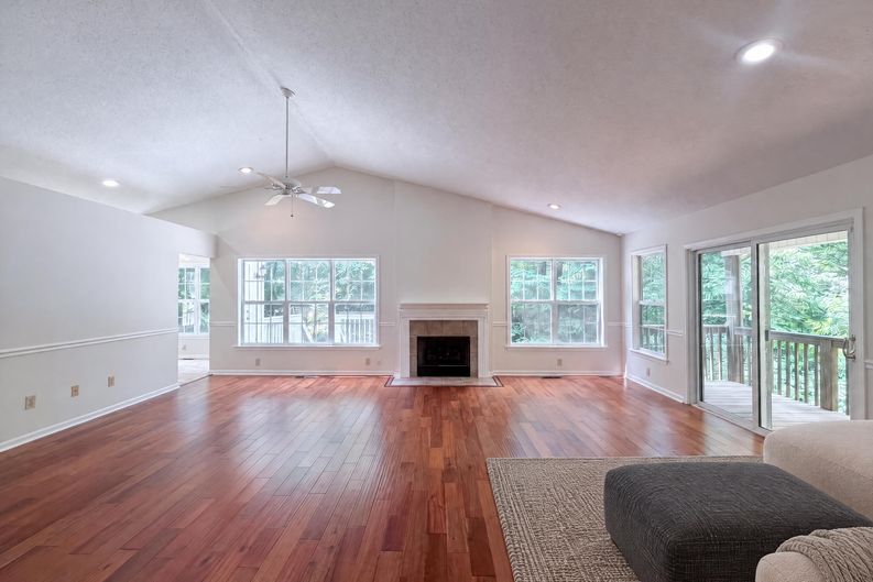 Photo 6 of 17 of 221 Grandview Dr, Statesville, NC