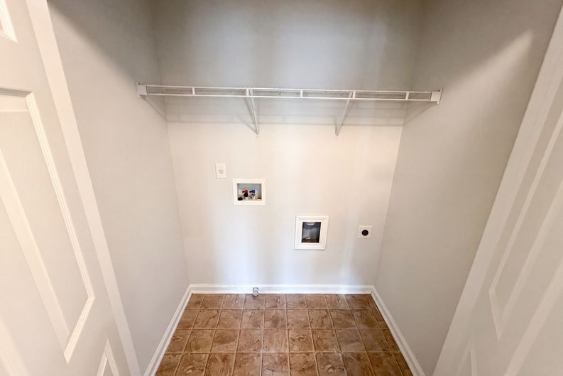 Photo 15 of 20 of 7553 Rutgers Cir, Fairburn, GA