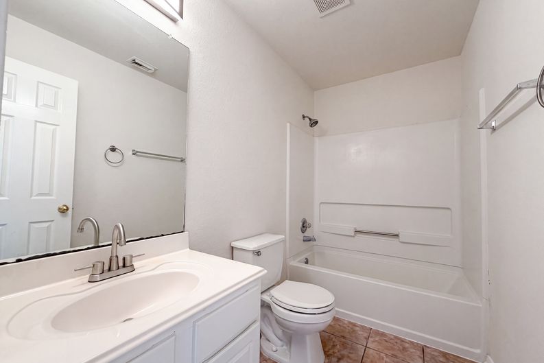 Photo 14 of 22 of 16519 Eaglewood Shadows Dr, Sugar Land, TX
