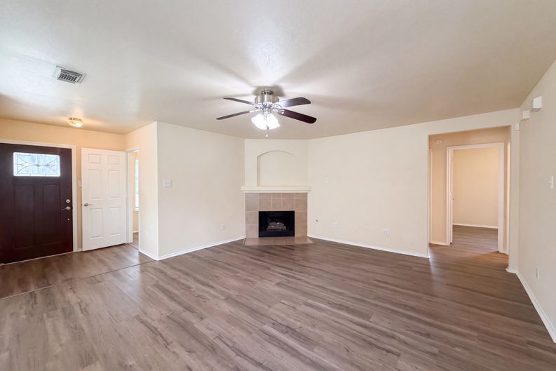 Photo 7 of 16 of 4126 Mt Everest Way, Katy, TX