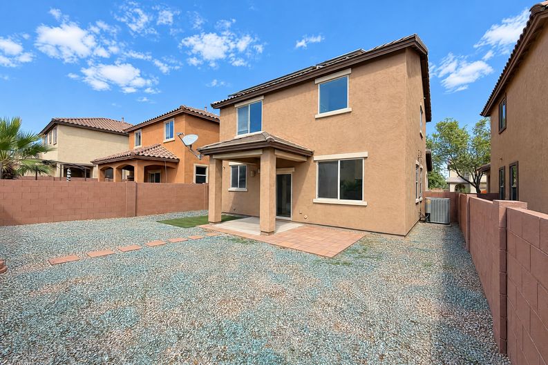Photo 3 of 29 of 683 W Calle Capotasto, Sahuarita, AZ