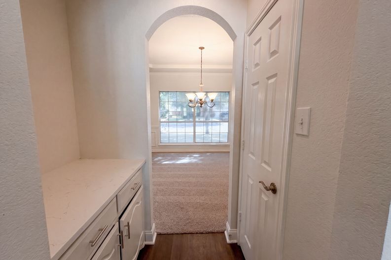 Photo 12 of 29 of 1803 High Meadow St, Glenn Heights, TX