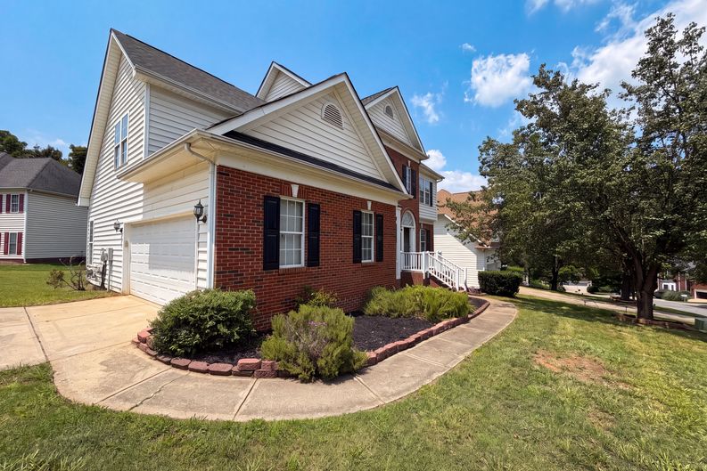 Photo 26 of 30 of 2318 Phlox Ct, Charlotte, NC