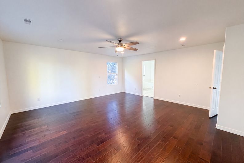 Photo 4 of 26 of 866 S 1580 W, Lehi, UT