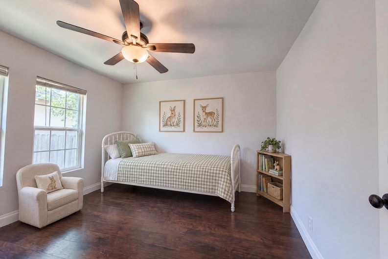 Photo 12 of 17 of 2832 Avenue I, Fort Worth, TX