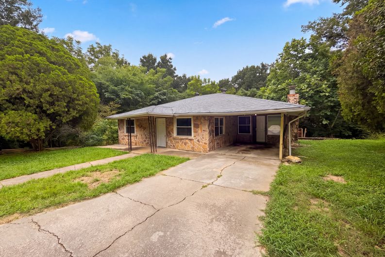Photo 26 of 29 of 3609 Poplar Ln, Adamsville, AL