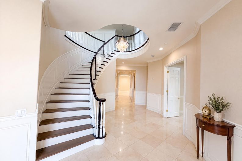 Photo 11 of 31 of 17109 Santa Cruz Ct, Yorba Linda, CA