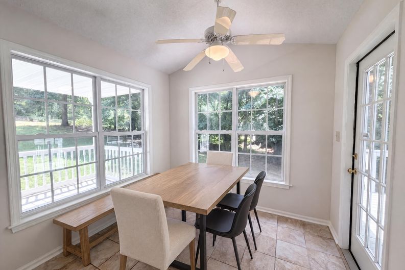 Photo 8 of 17 of 221 Grandview Dr, Statesville, NC