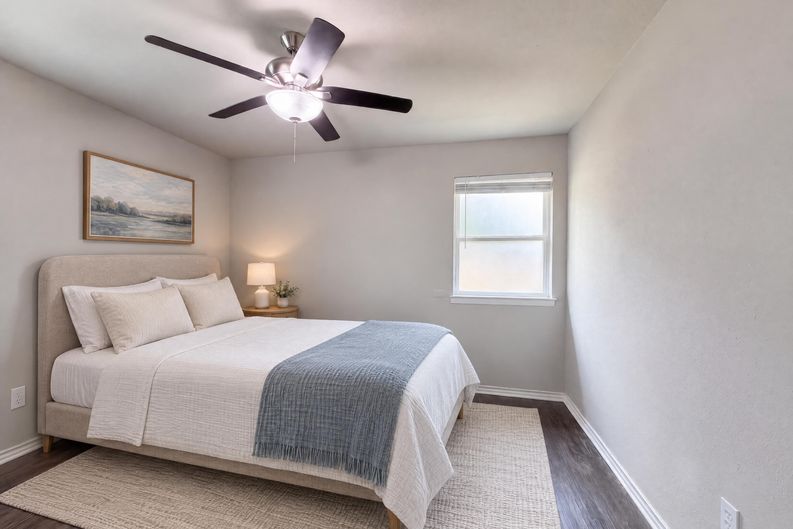Photo 13 of 20 of 330 E Coral Way, Grand Prairie, TX
