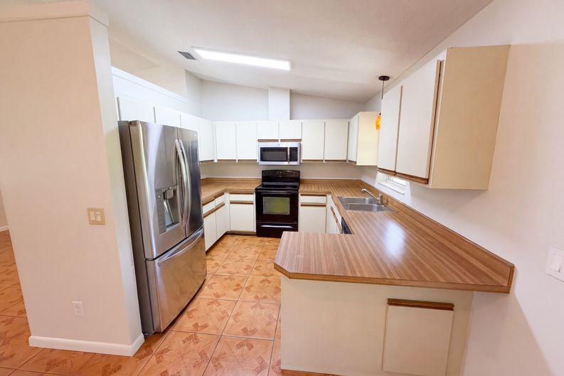 Photo 9 of 25 of 1008 Lynbrook St NW, Palm Bay, FL