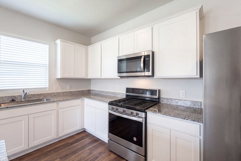 Photo 7 of 19 of 616 Fisher Ln, Summerville, SC