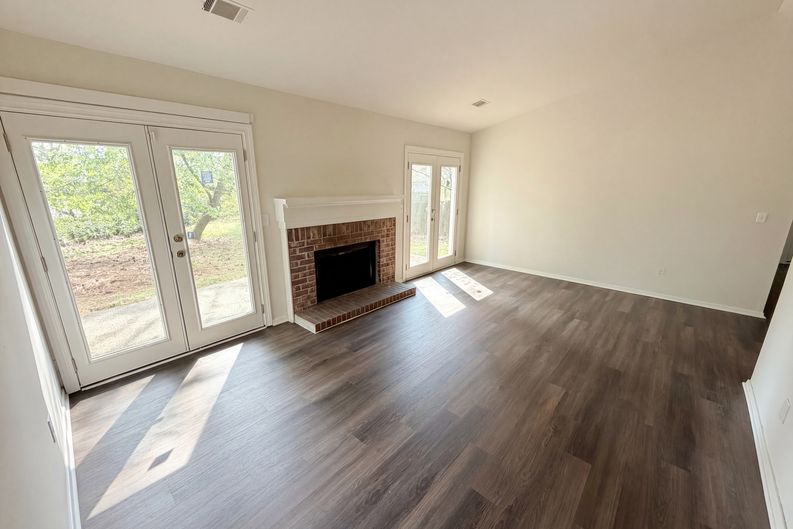Photo 13 of 31 of 4727 Garden Hills Dr, Stone Mountain, GA