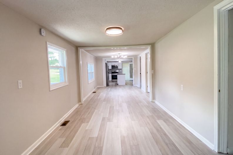 Photo 8 of 32 of 630 S Lee St, Batesburg, SC