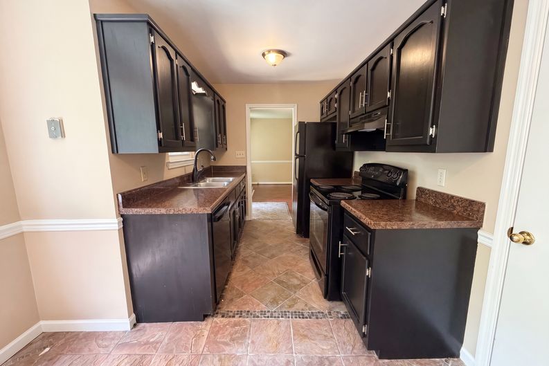 Photo 7 of 21 of 2813 Wood Dr NE, Center Point, AL
