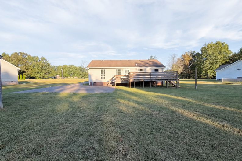 Photo 5 of 12 of 205 Woods Rd, Portland, TN