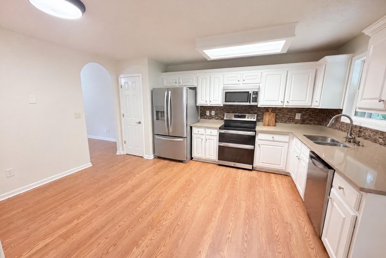 Photo 9 of 28 of 112 Platte St, Winder, GA