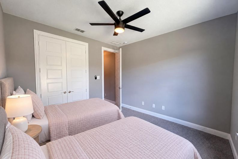 Photo 16 of 42 of 7221 Durand Dr, Irving, TX