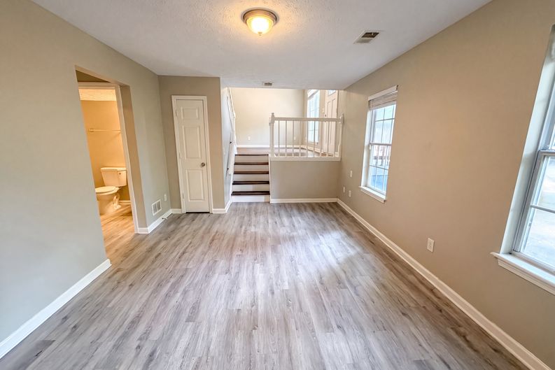 Photo 3 of 19 of 5067 Redan Rd, Stone Mountain, GA