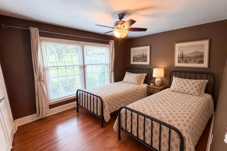 Photo 4 of 30 of 1527 Burnley Rd, Charlotte, NC