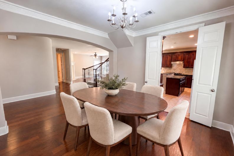 Photo 8 of 32 of 10330 Sandbar Dr, Irving, TX