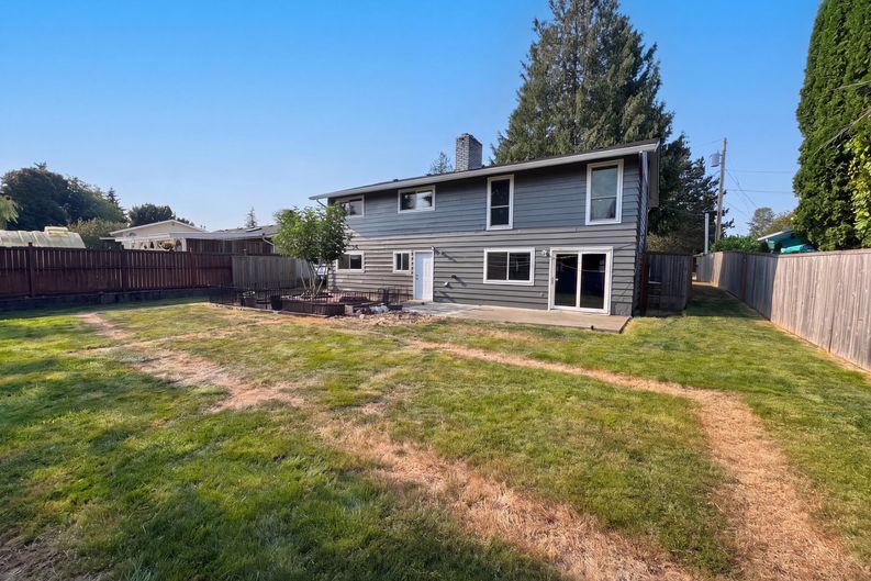 Photo 6 of 21 of 422 116th Pl SW, Everett, WA