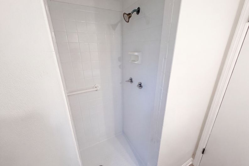 Photo 9 of 28 of 1148 Wentworth Cir, Rockledge, FL