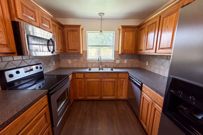 Photo 9 of 18 of 11239 Twin Spires Dr, Flint, TX