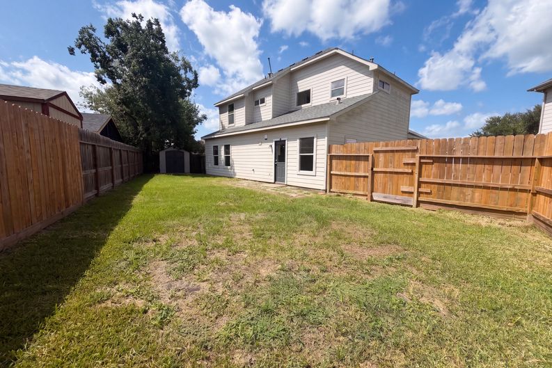 Photo 5 of 21 of 3911 Teal Vista Ct, Fresno, TX