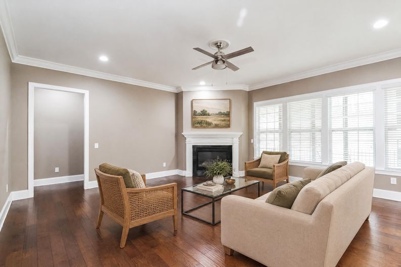 Photo 8 of 37 of 205 N Centurion Ln, Mount Holly, NC