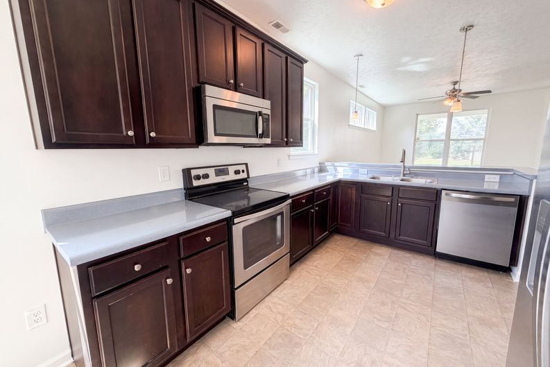 Photo 7 of 21 of 2913 Hervey St, Indianapolis, IN