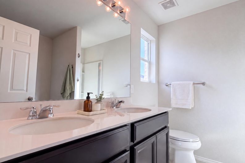 Photo 11 of 16 of 3029 Adrian Creek Dr, Little Elm, TX