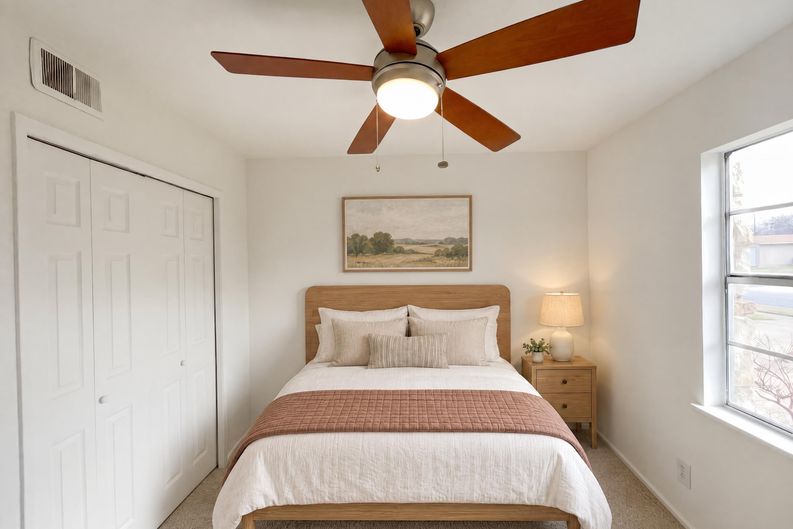 Photo 12 of 17 of 8541 Strathmore Dr, Dallas, TX