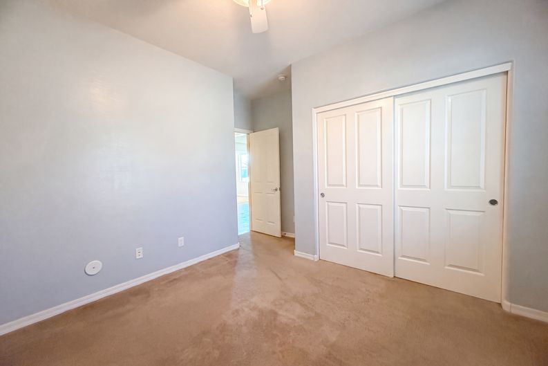 Photo 11 of 18 of 875 W Ayrshire Trl, San Tan Valley, AZ