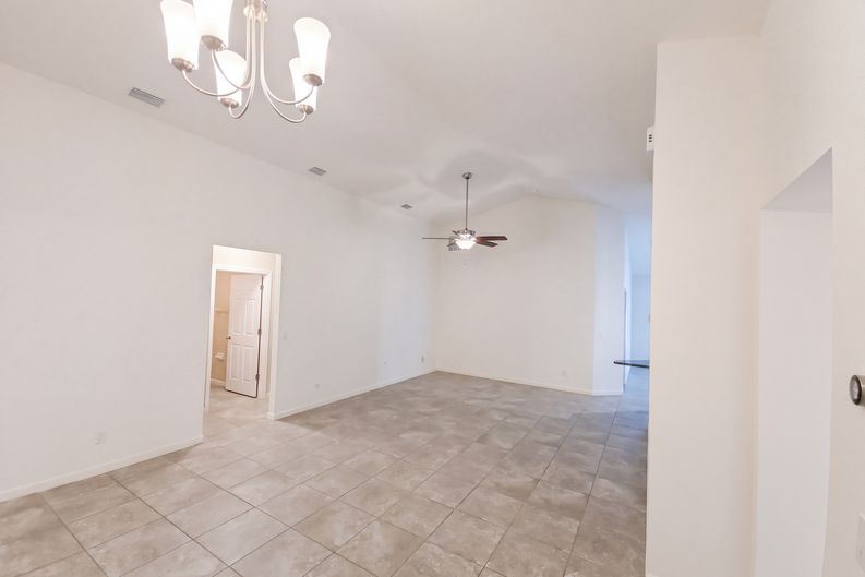 Photo 7 of 16 of 8195 Westfield Cir, Vero Beach, FL