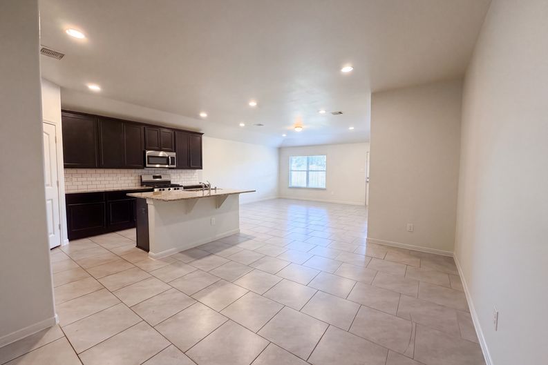 Photo 6 of 16 of 8126 Gambrel Way, Rosharon, TX