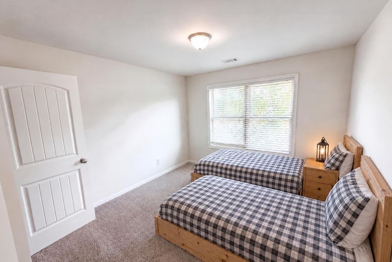 Photo 17 of 41 of 821 Walnut Woods Dr, Braselton, GA