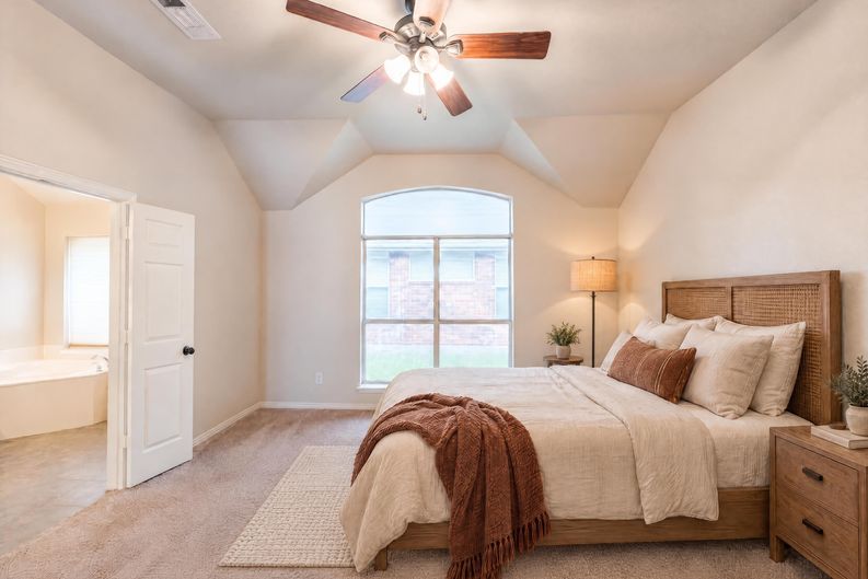 Photo 10 of 17 of 1441 Forest Oaks Ct, Frisco, TX