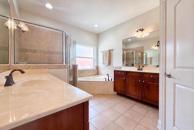 Photo 19 of 32 of 8331 Golden Bamboo Dr, Jacksonville, FL