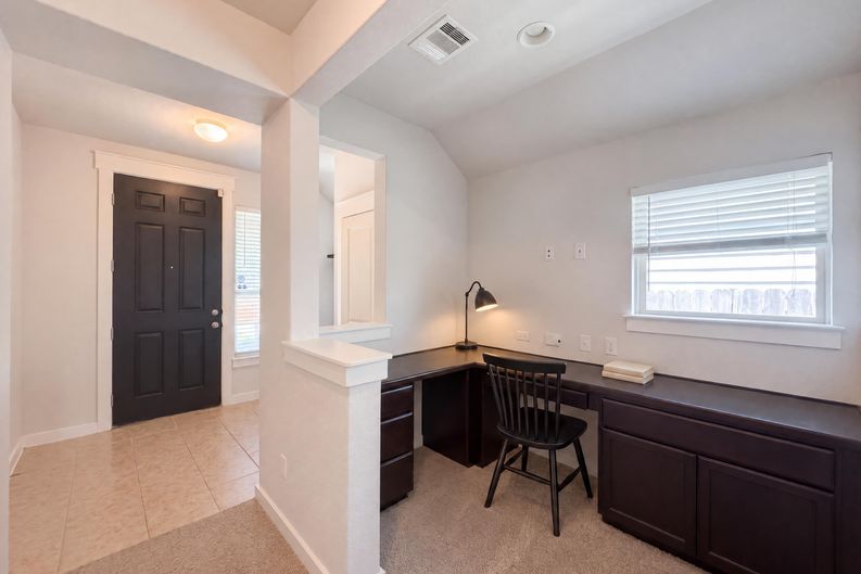 Photo 6 of 21 of 5909 Urbano Bnd, Round Rock, TX