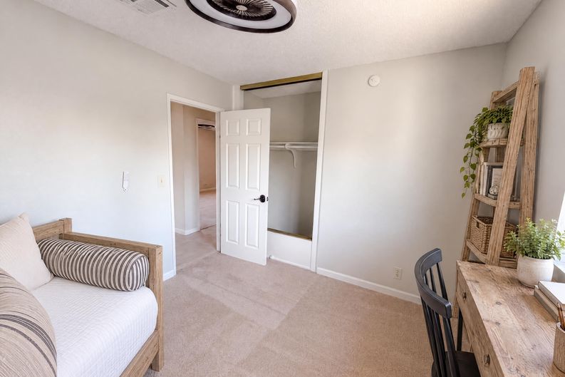 Photo 11 of 23 of 52990 Avenida Diaz, La Quinta, CA
