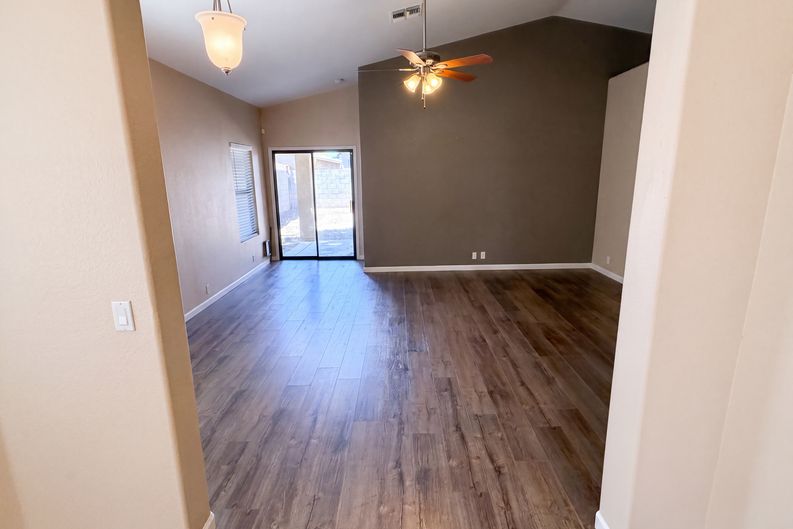 Photo 13 of 27 of 8928 W Cherry Hills Dr, Peoria, AZ