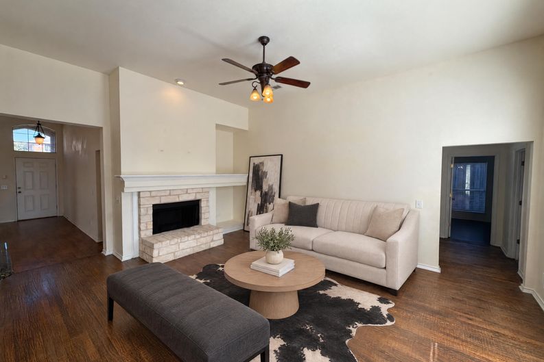 Photo 6 of 18 of 9911 Max Ln, Frisco, TX