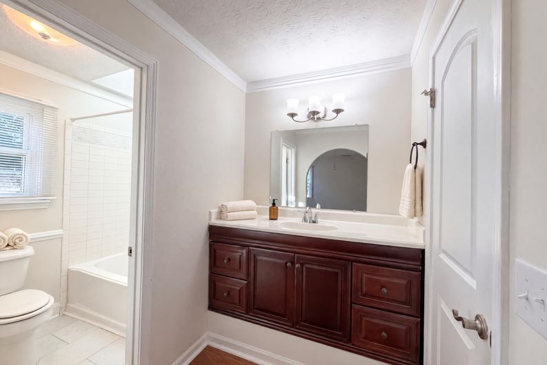 Photo 16 of 26 of 3040 Raymonds Ct, Loganville, GA