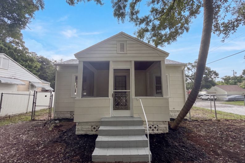 Photo 15 of 26 of 1901 20th Ave N, Saint Petersburg, FL