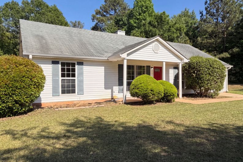 Photo 24 of 27 of 182 Livingston Ln, Covington, GA